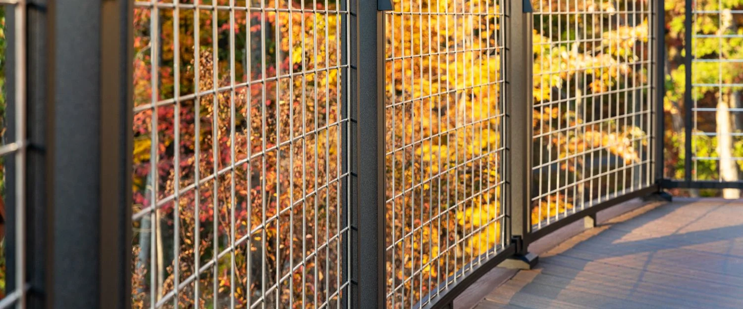 Trex Signature Mesh Railing curved installation